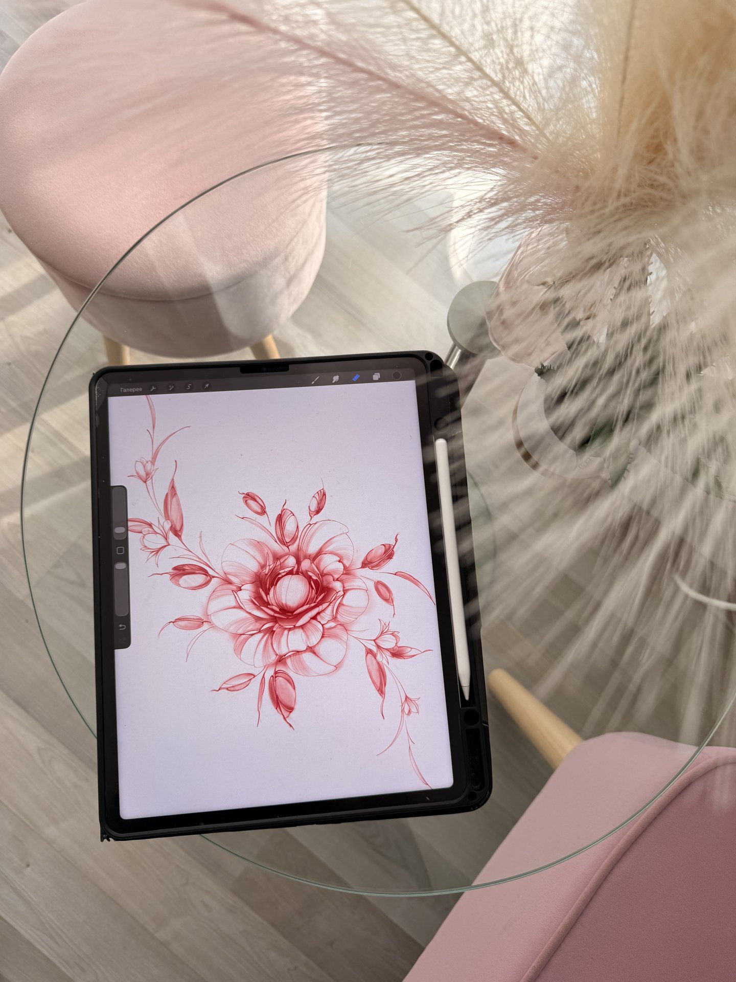 Fine Line Tattoo Design einer Rose — individuelle Skizze auf iPad im Beauty Room by Mariia, Villingen-Schwenningen